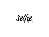 Selfie Leslie